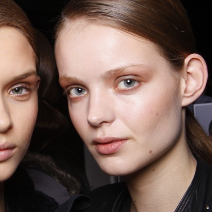 Ένας ρεαλιστικός οδηγός για να μειώσετε τους μαύρους κύκλους