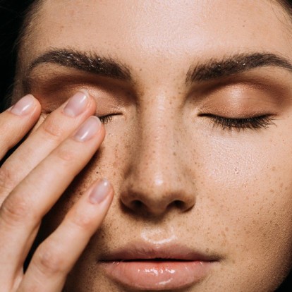 Η βαθιά και εντατική αυτο-ενυδάτωση που χρειάζεστε τους πρώτους φθινοπωρινούς μήνες 