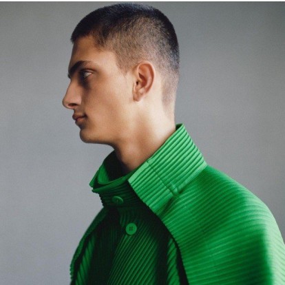 10 χρόνια Homme Plissé Issey Miyake: Μια σειρά από φωτογραφίες υμνεί το iconic πλισέ του οίκου