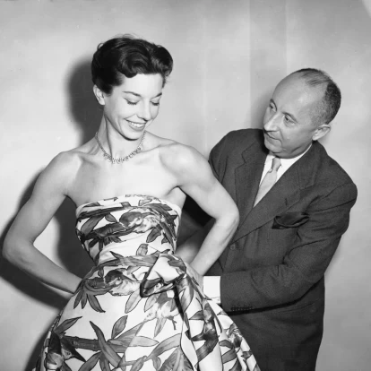 Christian Dior: Σαν σήμερα έφυγε από τη ζωή ο designer που συνεχίζει να επηρεάζει τη βιομηχανία της μόδας 