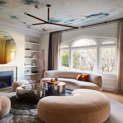 Μέσα σε μια σαγηνευτική κατοικία στο San Francisco που «πλημμυρίζεται» από πολυτελή στοιχεία