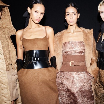 Desert sand: Η απόχρωση της χρονιάς στις πιο stylish επιλογές  