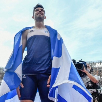 Μίλτος Τεντόγλου: Διεκδικεί το βραβείο του κορυφαίου της χρονιάς και ψήφισε «αντιπάλους» του