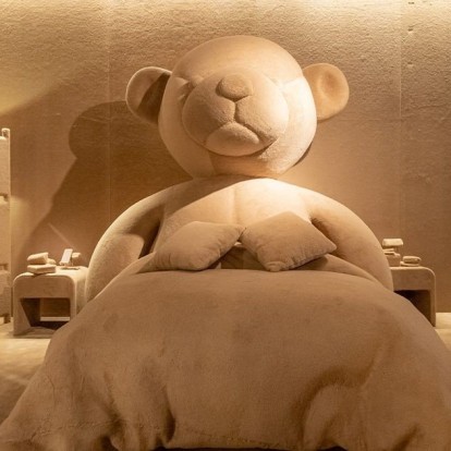 Max Mara Teddy Ten Anniversary: Επισκεφθείτε μια... fluffy κατοικία στο Μιλάνο