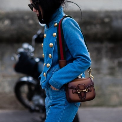 Denim Lovers: Υιοθετήστε την πιο διαχρονική τάση μέσα από stylish επιλογές