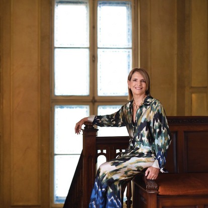 Η Σάντρα Μαρινοπούλου, Πρόεδρος και Διευθύνουσα Σύμβουλος του Μουσείου Κυκλαδικής Τέχνης πιστεύει ότι η Τέχνη οφείλει να ασκεί την ευγενική της επιρροή στον κόσμο 