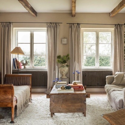 Οι αντίκες και οι cozy γωνίες έχουν την τιμητική τους σε αυτήν την ιδιαίτερη κατοικία στη Σουηδία