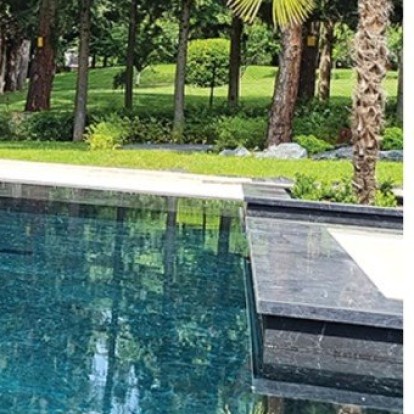 La piscine: Ανατρέχουμε στην πιο μοντέρνα αλλά και πιο κλασική εκδοχή της 