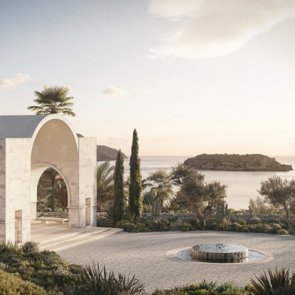 Νέα πνοή για το εμβληματικό Blue Palace στην Κρήτη που θα υποδεχθεί εκ νέου επισκέπτες το 2025