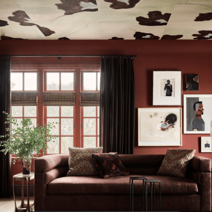 Πώς να εντάξετε στους χώρους σας την απόλυτη χρωματική τάση της εποχής