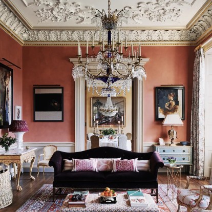 Ένα victorian house στην Αγγλία ξεχωρίζει για την κομψή εορταστική του διακόσμηση 