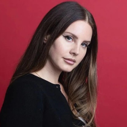 Η Lana Del Rey ερμηνεύει live ένα από τα πιο iconic τραγούδια ever