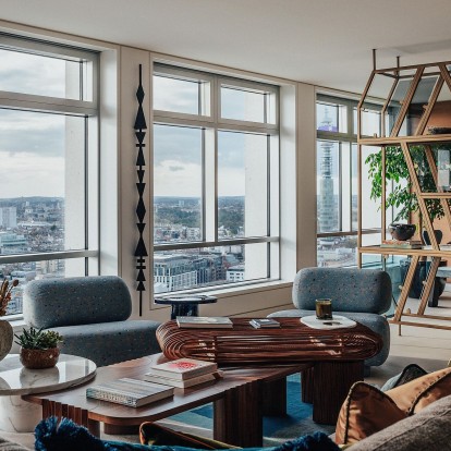 Ένα luxurious διαμέρισμα στην καρδιά του Λονδίνου προσφέρει ακαταμάχητη θέα