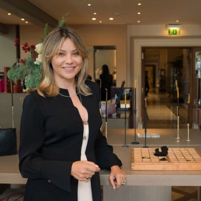 Άλφα-Ωμέγα: Στο GB Corner της Μεγάλης Βρετανίας, η Zeus+Δione παρουσίασε το γούρι της για το 2024