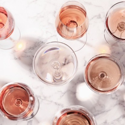 Θέλετε να αποφύγετε το αλκοόλ αυτές τις γιορτές; Τι μπορείτε να απολαύσετε all day long