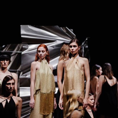 Στο fashion charity event της Zeus+Dione με το Μ.Α.Ζ.Ι. παρουσιάστηκε μέρος της συλλογής Resort ‘24