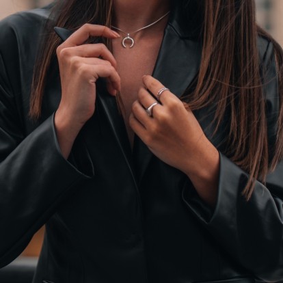 Jewelry picks: Μοναδικά κοσμήματα για να φορέσετε και να δωρίσετε τις γιορτές