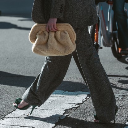 Τα clutch bags που θα σας συνοδέψουν με στιλ στις all day, εορταστικές εμφανίσεις σας