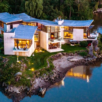 Περιηγηθείτε σε μια luxury κατοικία στον ποταμό Hudson της Νέας Υόρκης