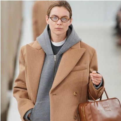 Αναβαθμίστε μέχρι και το πιο casual outfit με ένα designer sweatshirt