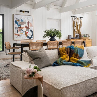 Μια κατοικία στην California επαναπροσδιορίζει το American-inspired design