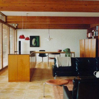 Μια κατοικία στη Δανία ξεχωρίζει για την απλότητα και τη ζεστασιά της