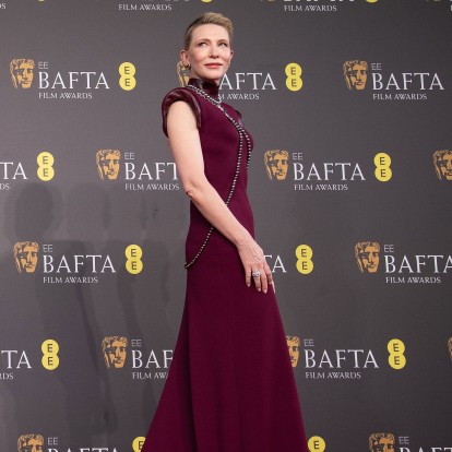 Αυτοί ήταν οι best-dressed celebrities στο κόκκινο χαλί των Bafta Awards