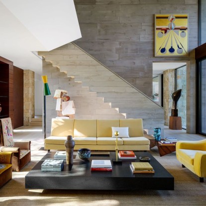 Μια εξοχική κατοικία στο Hamptons γεμάτη τέχνη και πολυτελή στοιχεία