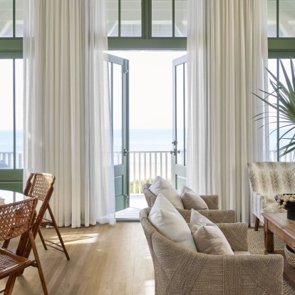 Ένα καταφύγιο σε pastel και γήινες αποχρώσεις στη Florida μάς μεταφέρει στο καλοκαίρι