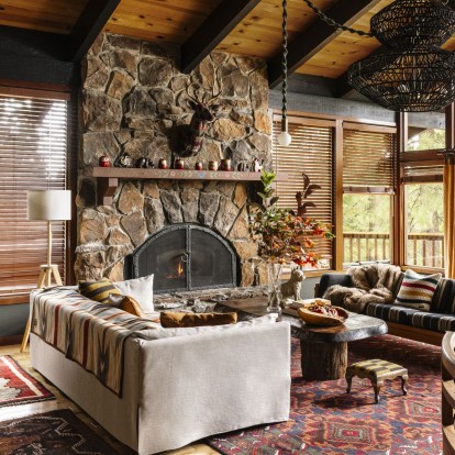 Ένα mountain house του 1970 στη λίμνη Tahoe είναι ό,τι πιο cozy θα δείτε σήμερα