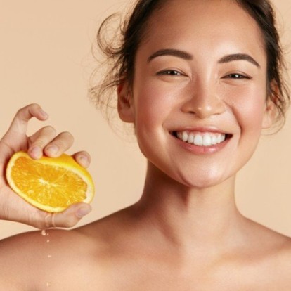 Με αυτές τις τροφές θα κάνετε την επιδερμίδα σας να δείχνει πιο νεανική