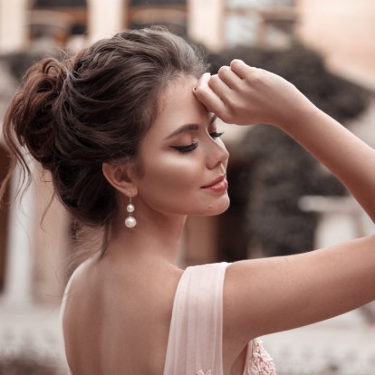 Νυφικό χτένισμα: Τα dos & don'ts των hair experts 