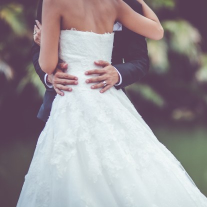 Dressed in Dreams: Ποια νυφικά θα είναι τάση το 2024; 