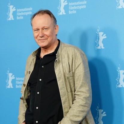 O Stellan Skarsgård κάνει μια αναδρομή στη σπουδαία καριέρα του - από το "Mamma Mia" στο "Dune: Part Two"