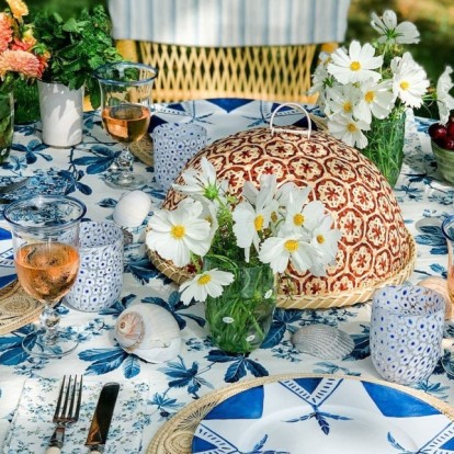 Πώς να δημιουργήσετε το απόλυτο ανοιξιάτικο setting στο σημερινό εορταστικό τραπέζι