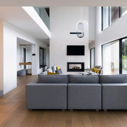 Mια κατοικία στο Πανόραμα με σύγχρονη αισθητική και αφαιρετική διάθεση