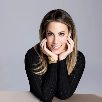 Η Mary Katrantzou έγινε η πρώτη creative director δερμάτινων ειδών και αξεσουάρ της Bulgari