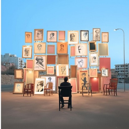 Η Αθήνα κοσμείται μέσω AI με αντικείμενα από το Αρχείο Καβάφη με αφορμή τη γέννηση και τον θάνατο του μεγάλου ποιητή