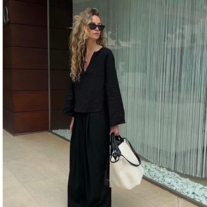 All Black Everything: Πώς θα φορέσετε το μαύρο χρώμα φέτος το καλοκαίρι