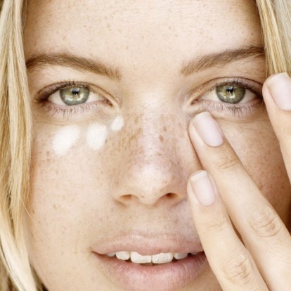 Goodbye Dark Circles: Πώς να αντιμετωπίσετε με φυσικό τρόπο τους μαύρους κύκλους