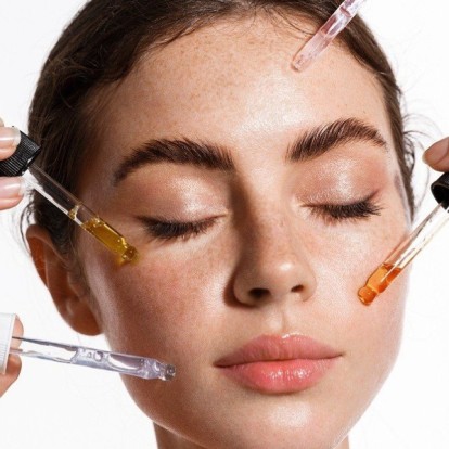 Πώς να εφαρμόσετε το serum σαν να είστε skin expert