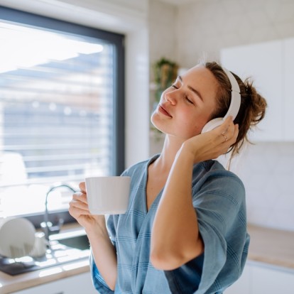 Slow morning trend: Ποια είναι τα αληθινά ωφέλη της συγκεκριμένης wellness τάσης