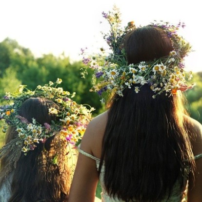 May in Bloom: Ξεχωριστές ιδέες για το πιο εντυπωσιακό μαγιάτικο στεφάνι