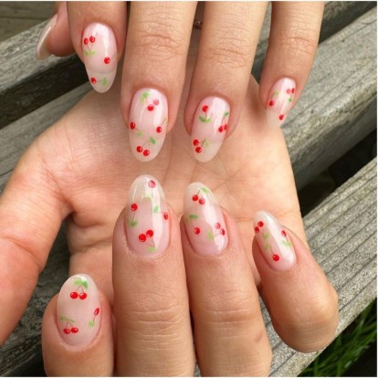 6 σχέδια νυχιών που θα «φέρουν το καλοκαίρι» στα fingertips σας