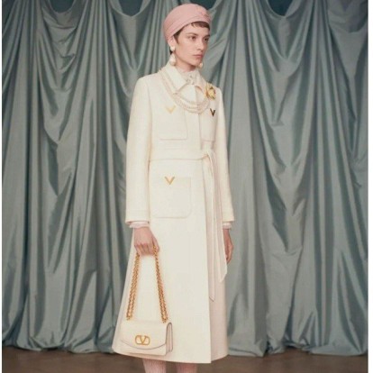 Η έκπληξη που όλοι περιμέναμε: Ο Alessandro Michele παρουσιάζει νωρίτερα την πρώτη του συλλογή για τον οίκο Valentino