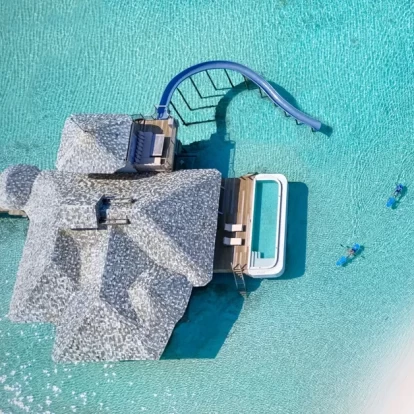 «Βυθιστείτε» στο νέο υπερπολυτελές θέρετρο της Soneva στις Μαλδίβες