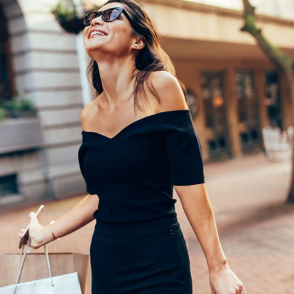 Last-minute shopping: Τα key summer pieces που αξίζουν μια θέση στη βαλίτσα των διακοπών σας