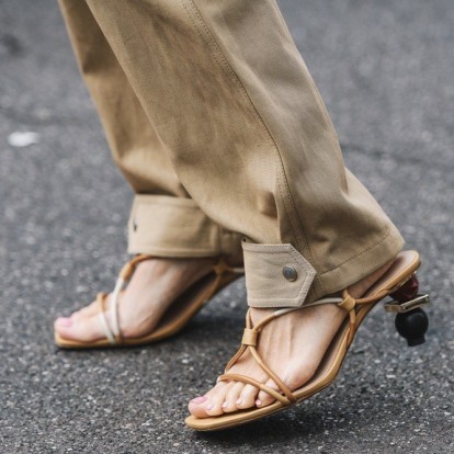 Perfect Sandals: Τα πέδιλα που αναδεικνύουν τα πόδια και το μαύρισμά σας