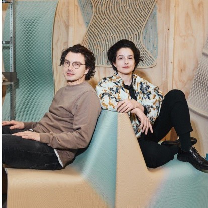 The New Raw: Δύο νεαροί αρχιτέκτονες από τη Θεσσαλονίκη δίνουν νέα πνοή στα πλαστικά απορρίμματα μέσα από το design studio τους