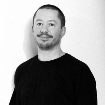 SKG Stories: Ο Στέφανος Τσακίρης μάς ξεναγεί στη δική του Θεσσαλονίκη μέσα από 10+1 στάσεις